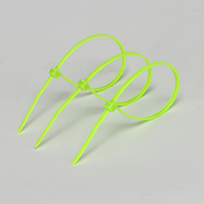 Cintas plásticas 2.5mmX150mm de nylon verdes antienvelhecimento para Packagings